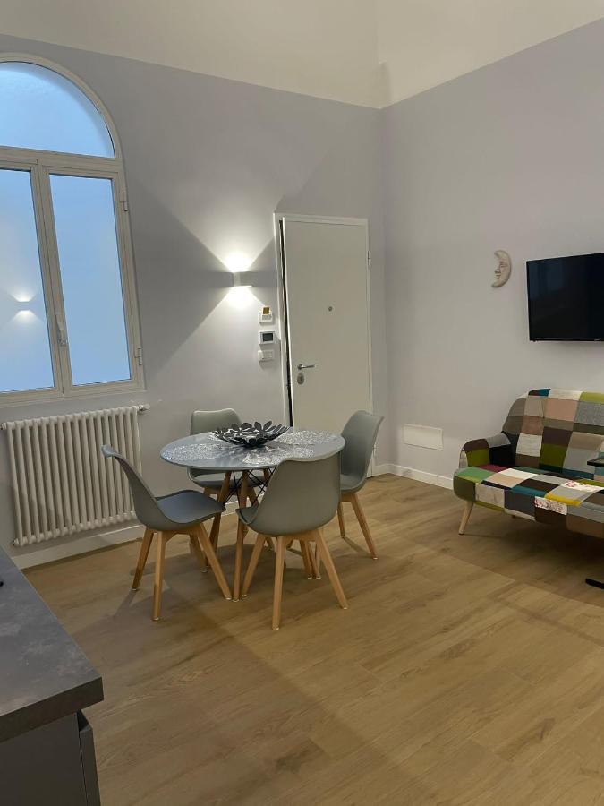 Luna&Sole Oreste Apartments - Self Check-In Бари Екстериор снимка